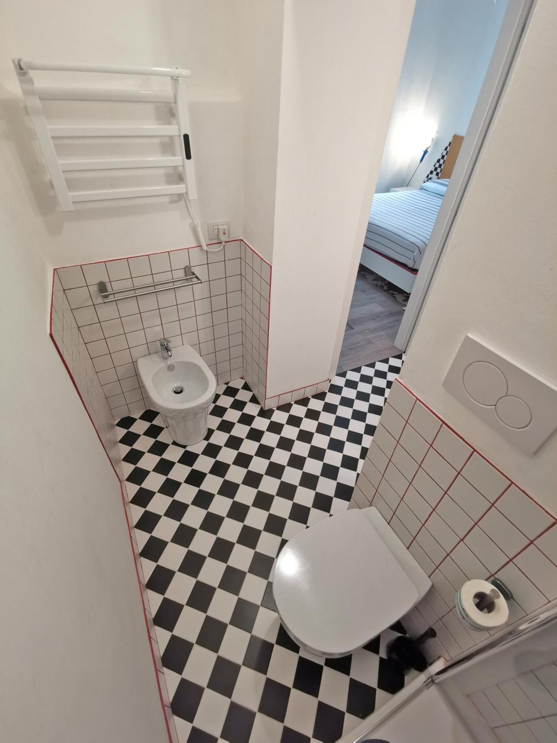 L'Officina bed and breakfast histórico en Bari — bathroom