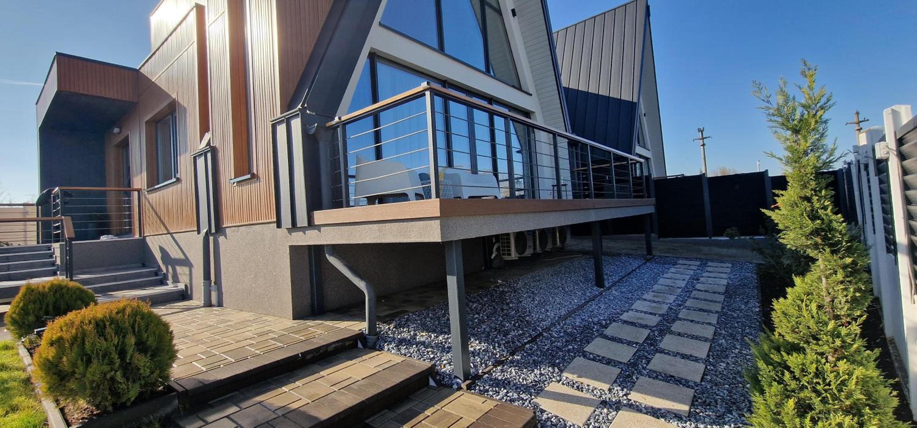VillaGrey Residence Tunari view 2