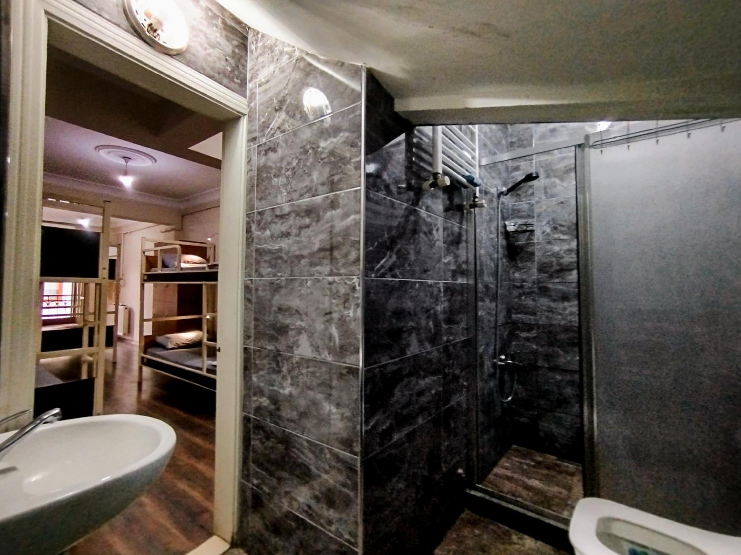 Taksim City ivy Hostel - Image 52