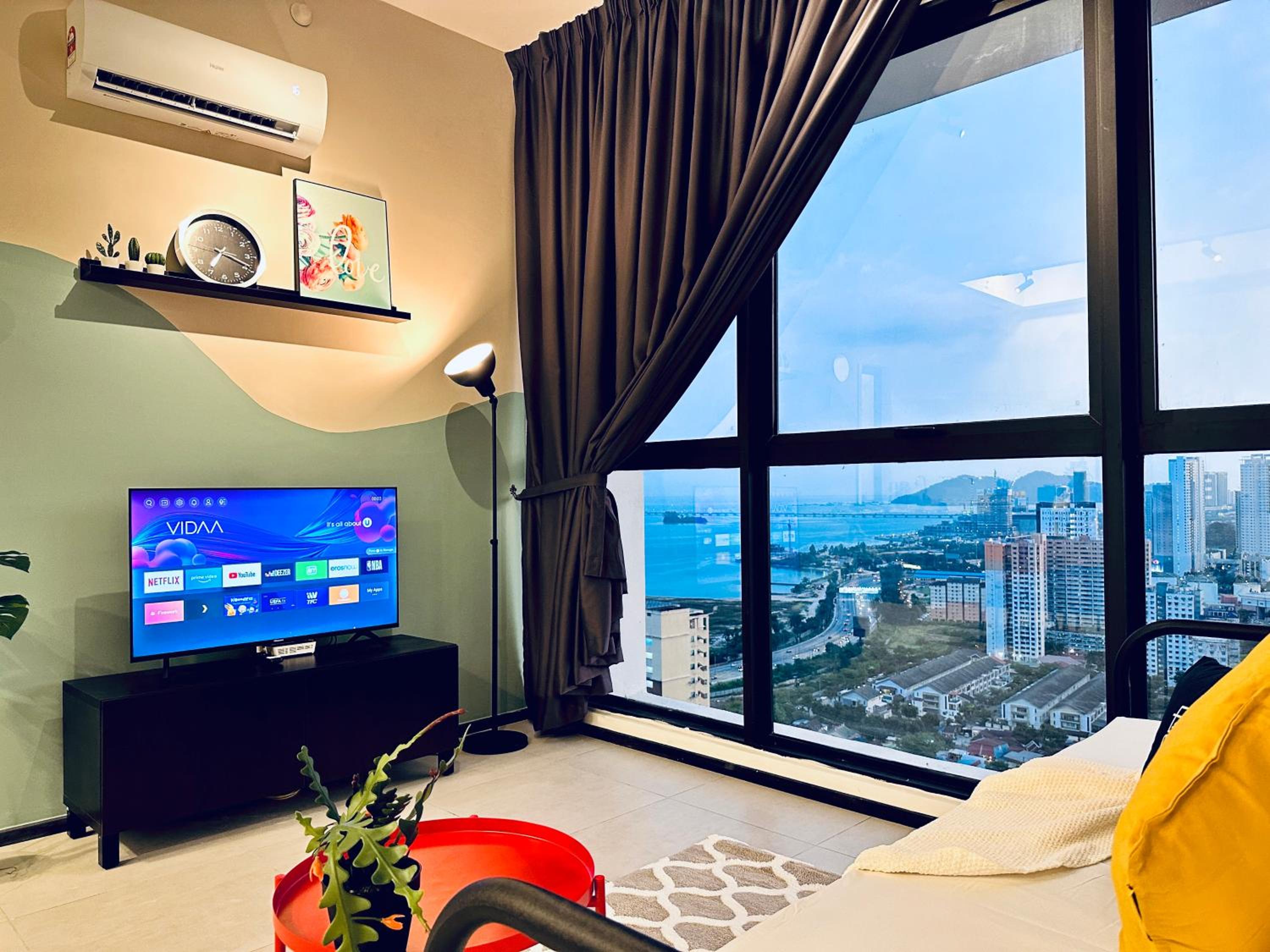 2 bed room 5 queen bed luxury sea view apartment view 4