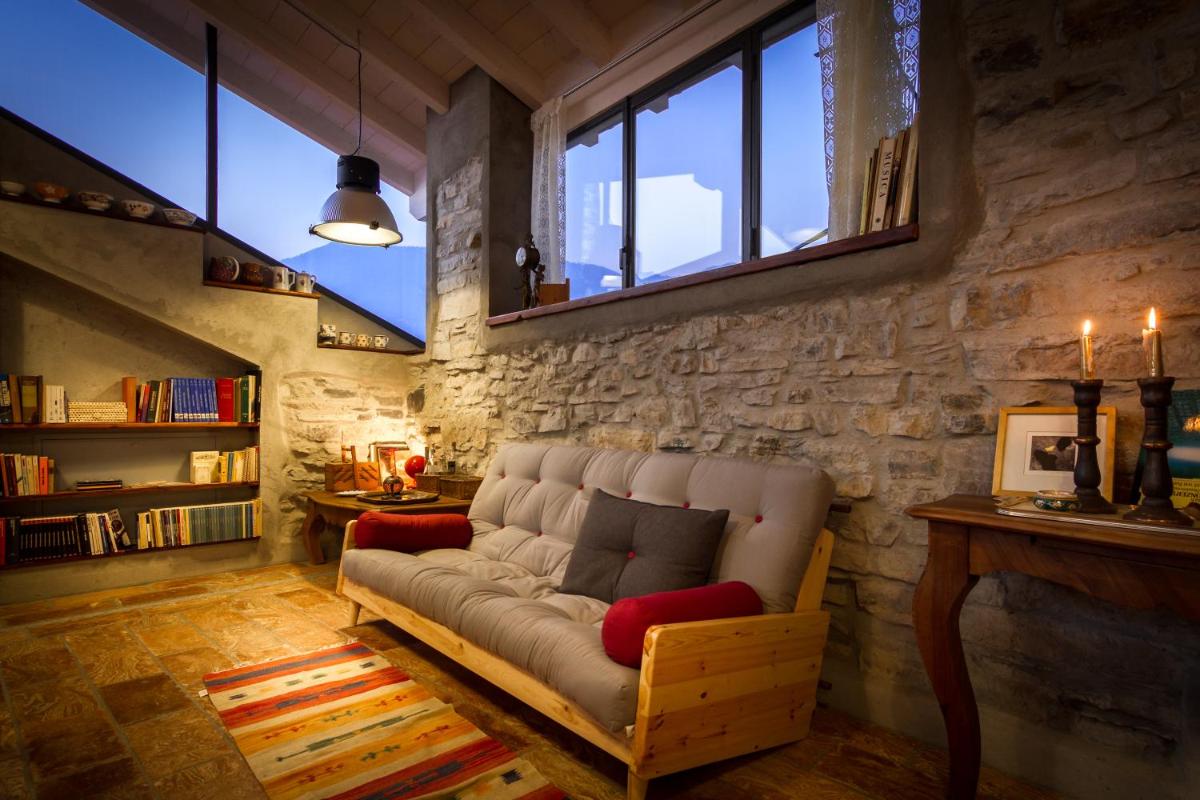 Le Casette Apartments - byMyHomeinComo view 2