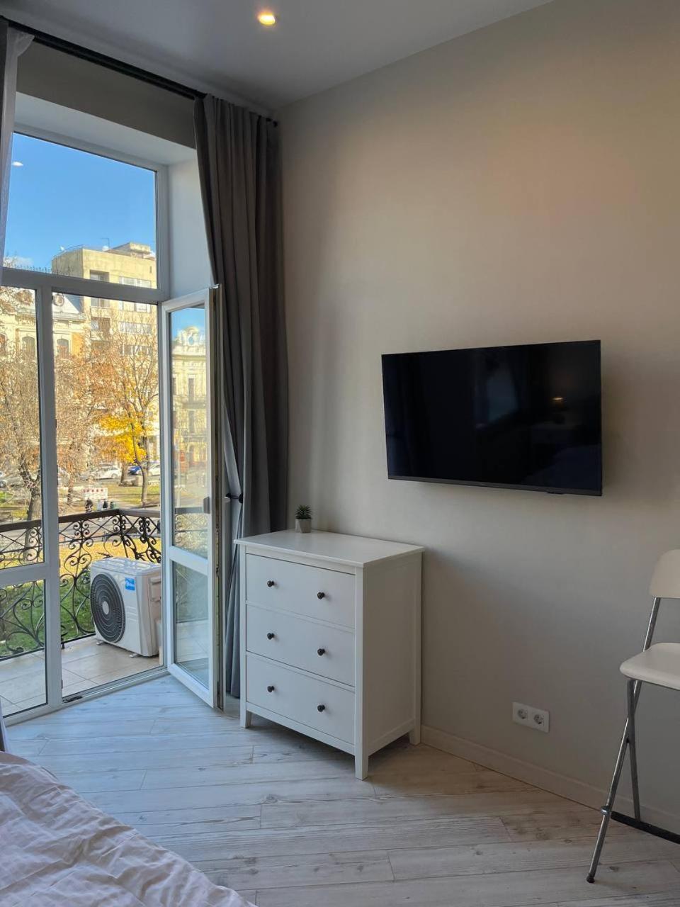 Lucky Apartmens in centre Lviv view 2