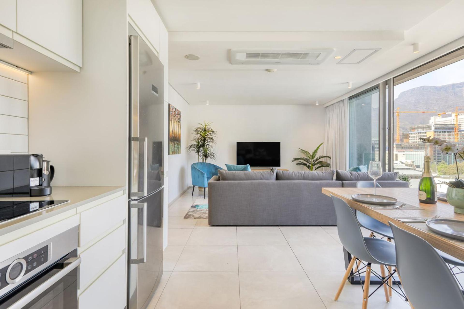Always-Power Panoramic Mountain View Apartment