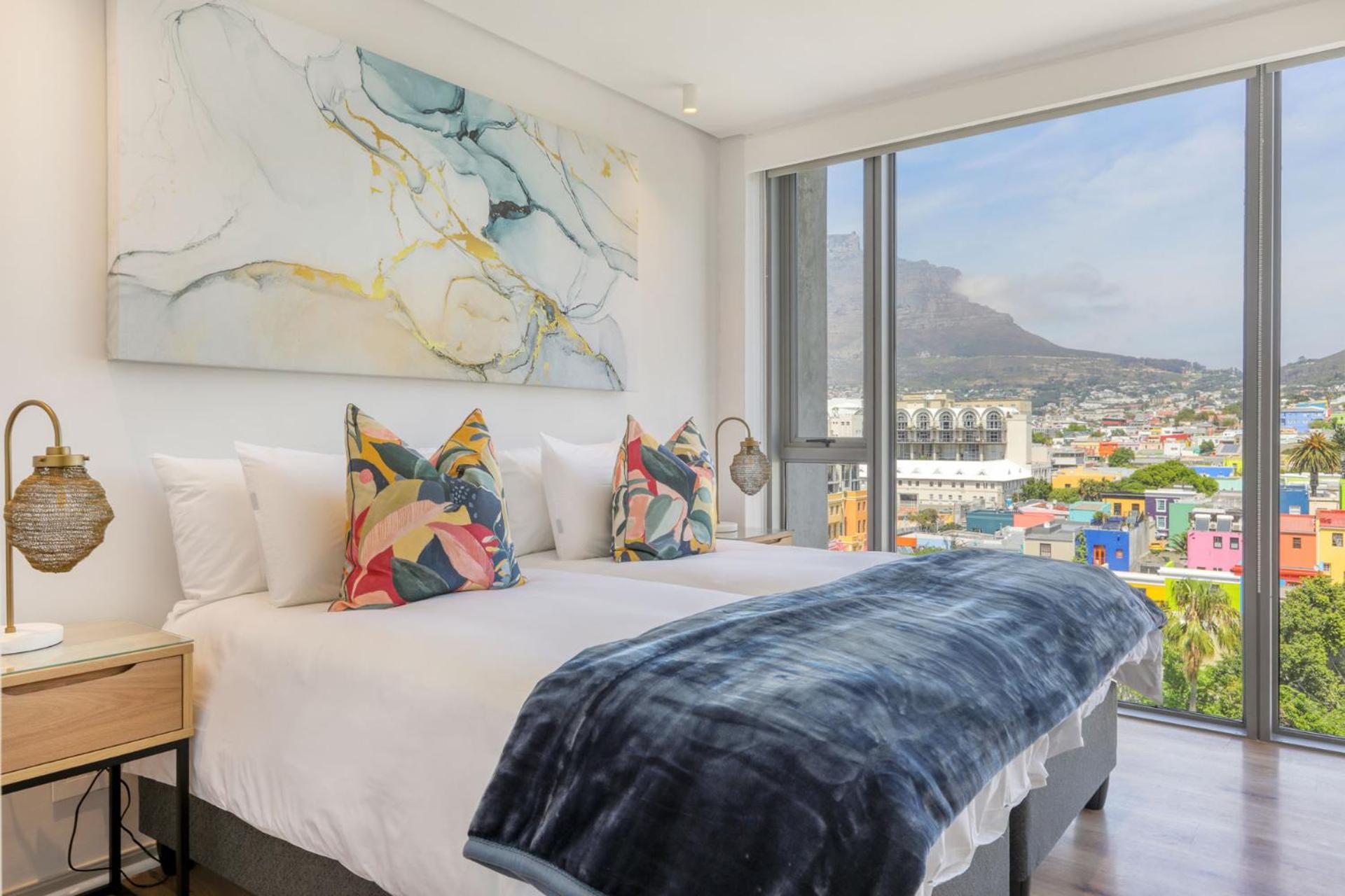 Always-Power Panoramic Mountain View Apartment