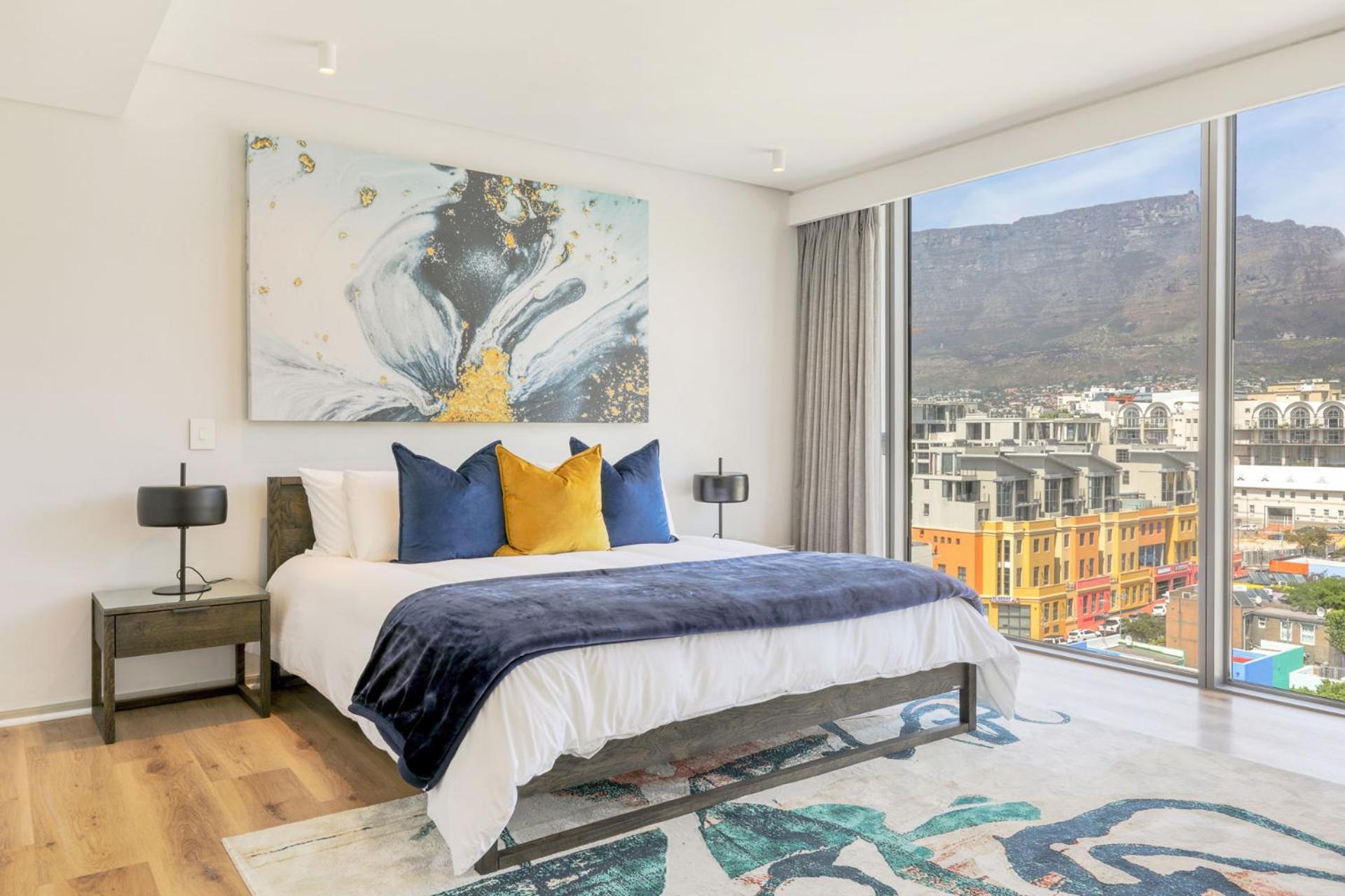 Always-Power Panoramic Mountain View Apartment