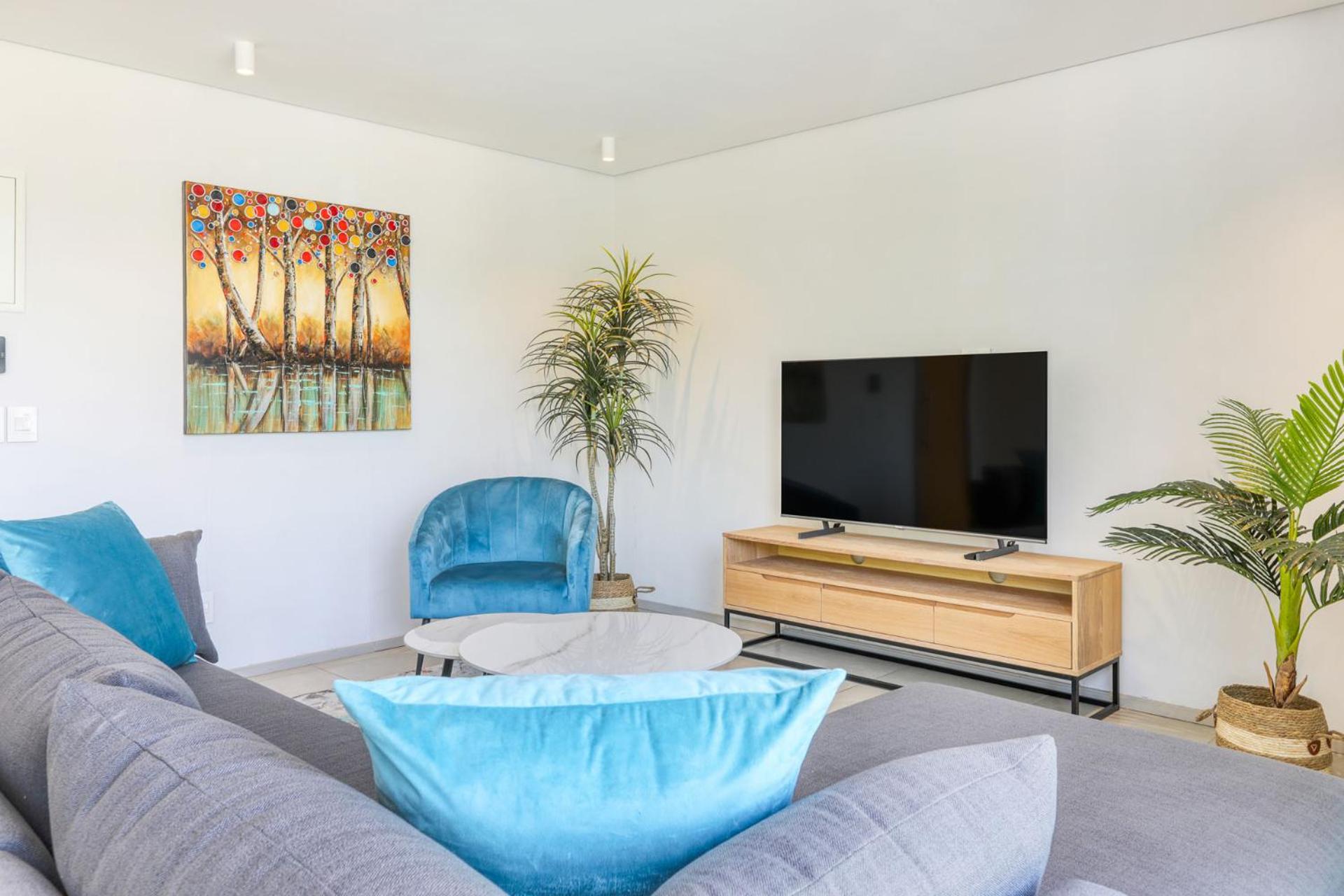 Always-Power Panoramic Mountain View Apartment