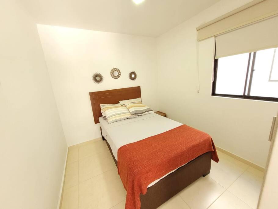 F111- Apartamento cerca al Club Campestre con piscina