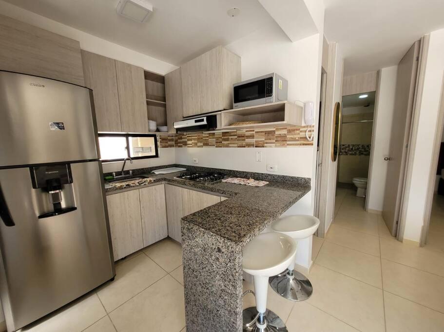F111- Apartamento cerca al Club Campestre con piscina