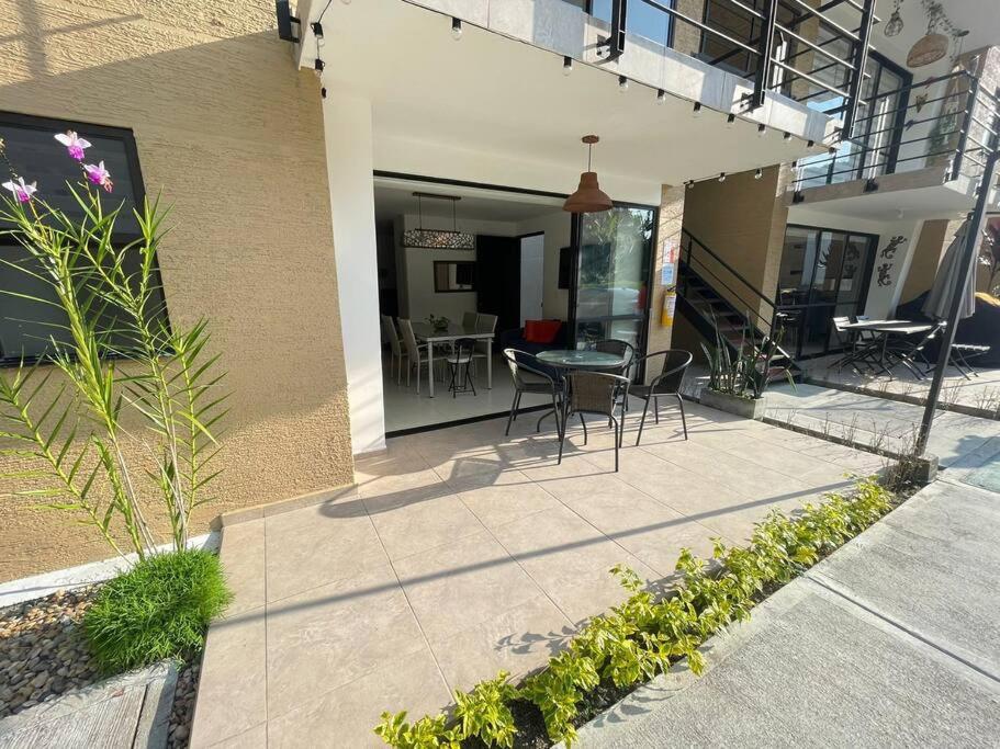 F111- Apartamento cerca al Club Campestre con piscina
