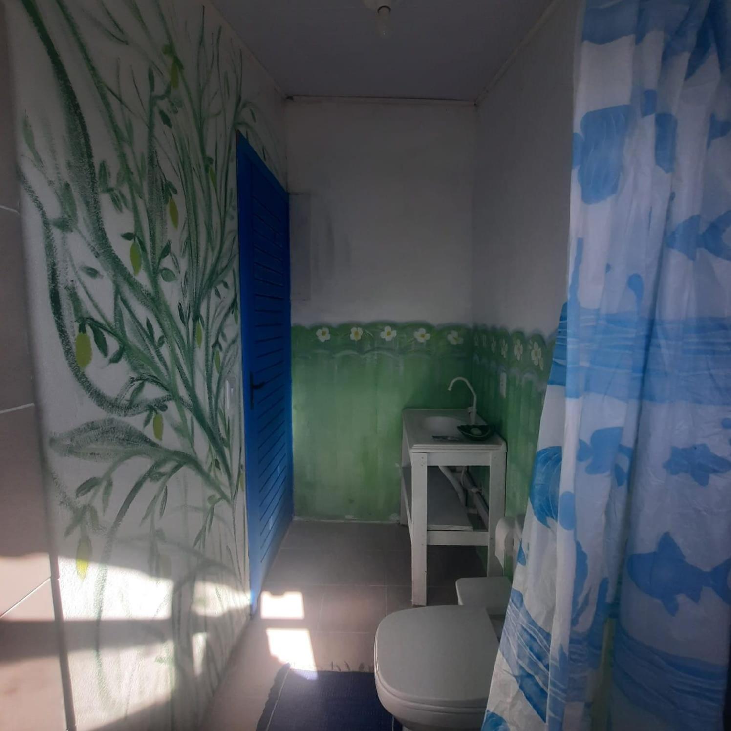 Casa beiramar, vista mar e pinheiros, pé na areia
