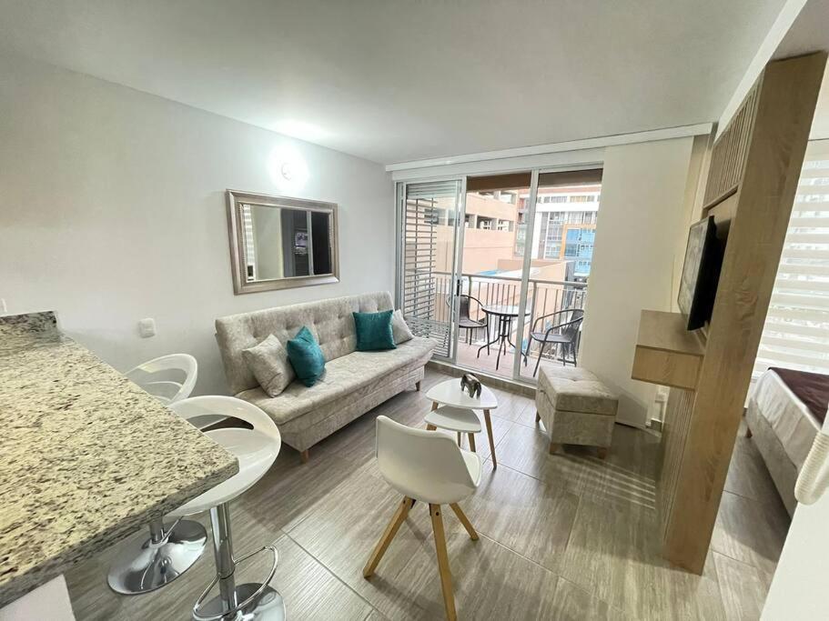 M510- Apartaestudio en Av19 Norte con parqueadero