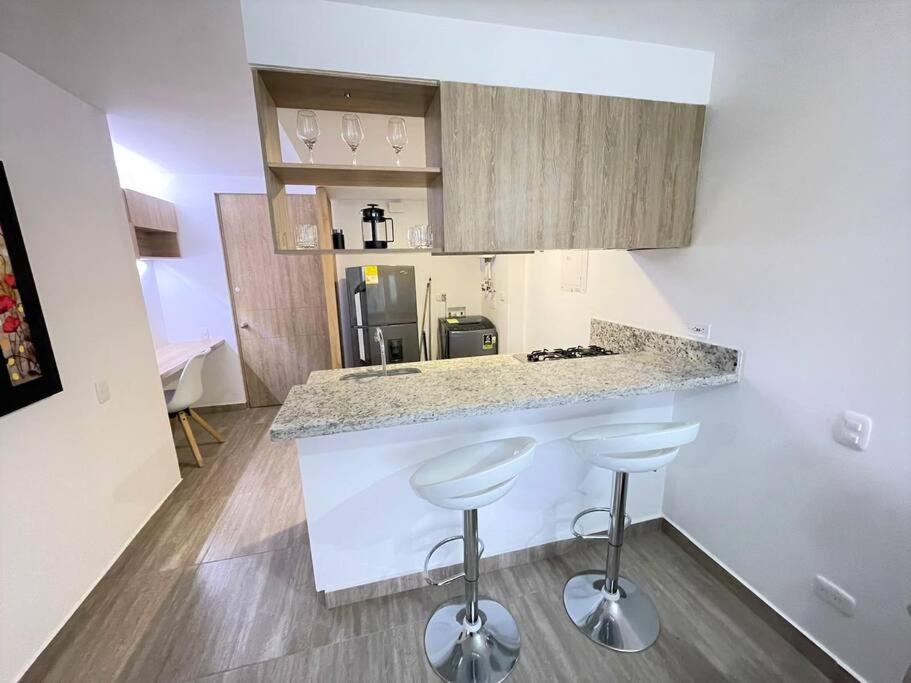 M510- Apartaestudio en Av19 Norte con parqueadero