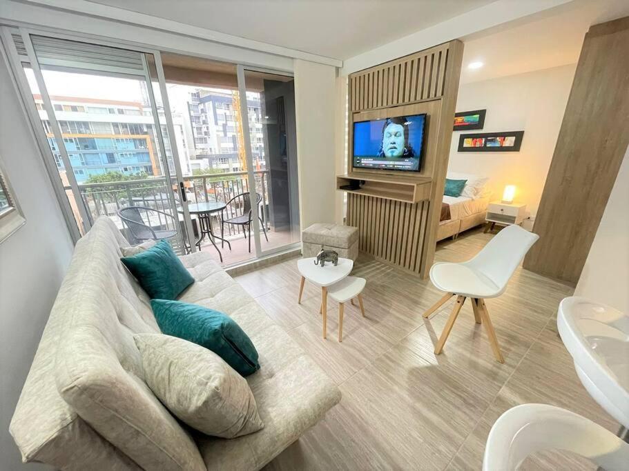 M510- Apartaestudio en Av19 Norte con parqueadero