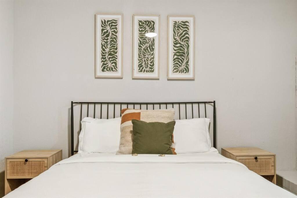 Mid-Century Modern Casita view 2