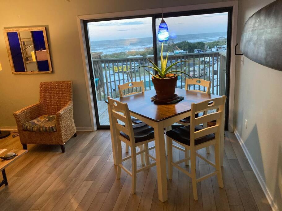 Jimmy's Beach Condo view 5