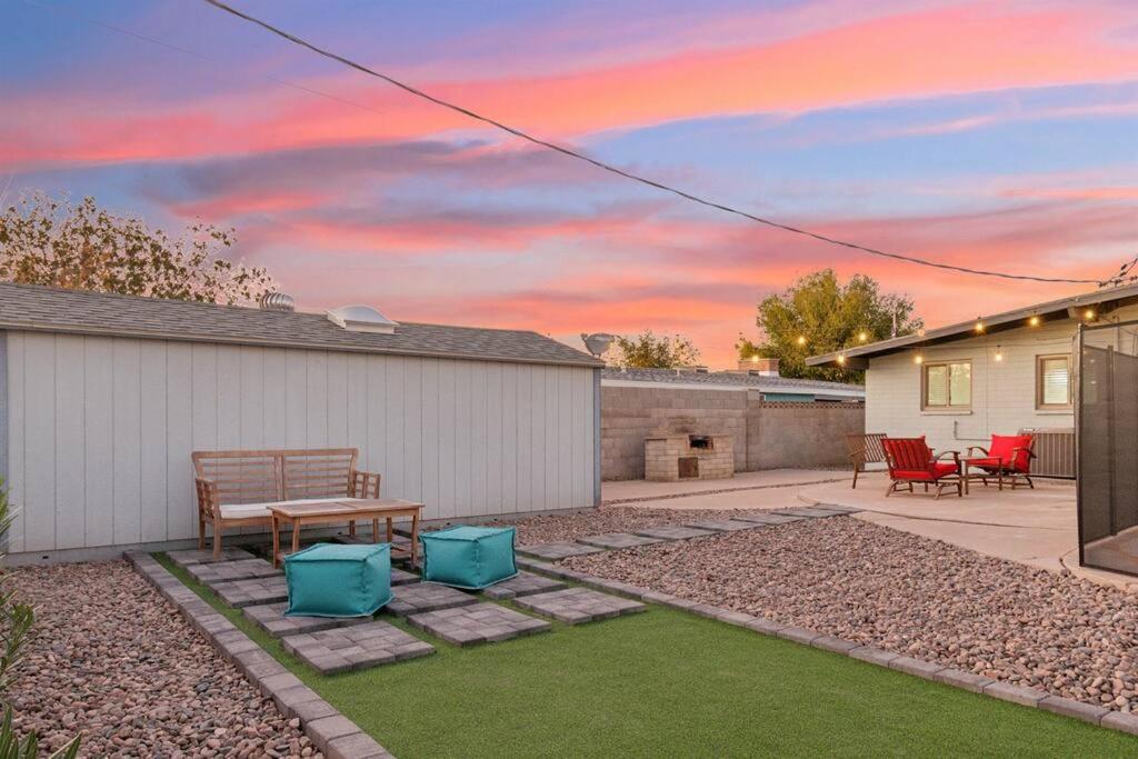 Heart Of Phoenix Home - Pool - Foosball - Golf view 5