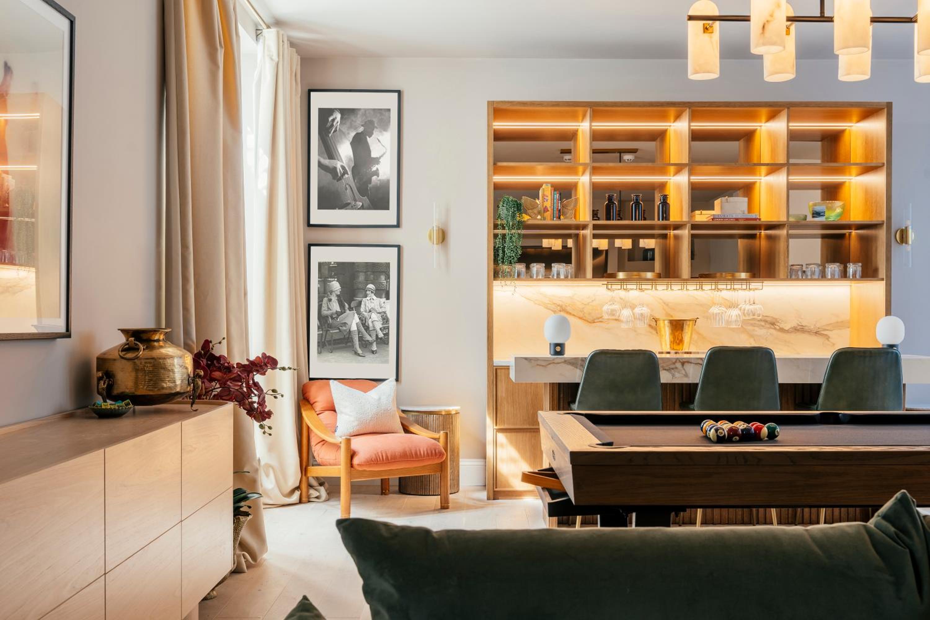 Luxury Fulham Townhouse with a Bar & Games Room