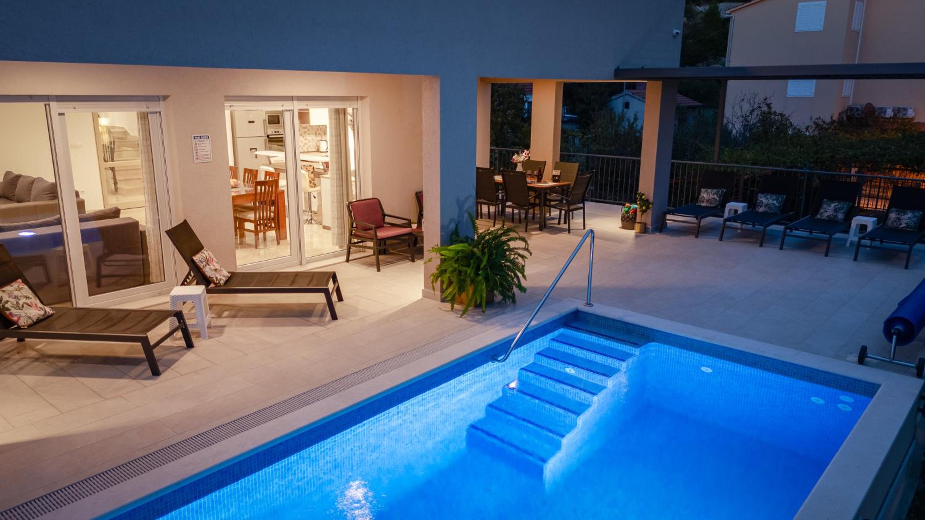 Villa Leonore in Omis with 4 en-suite bedrooms, Heated Pool, Fitness, PS5, completely fenced yard, sandy beach just 3min walk view 4