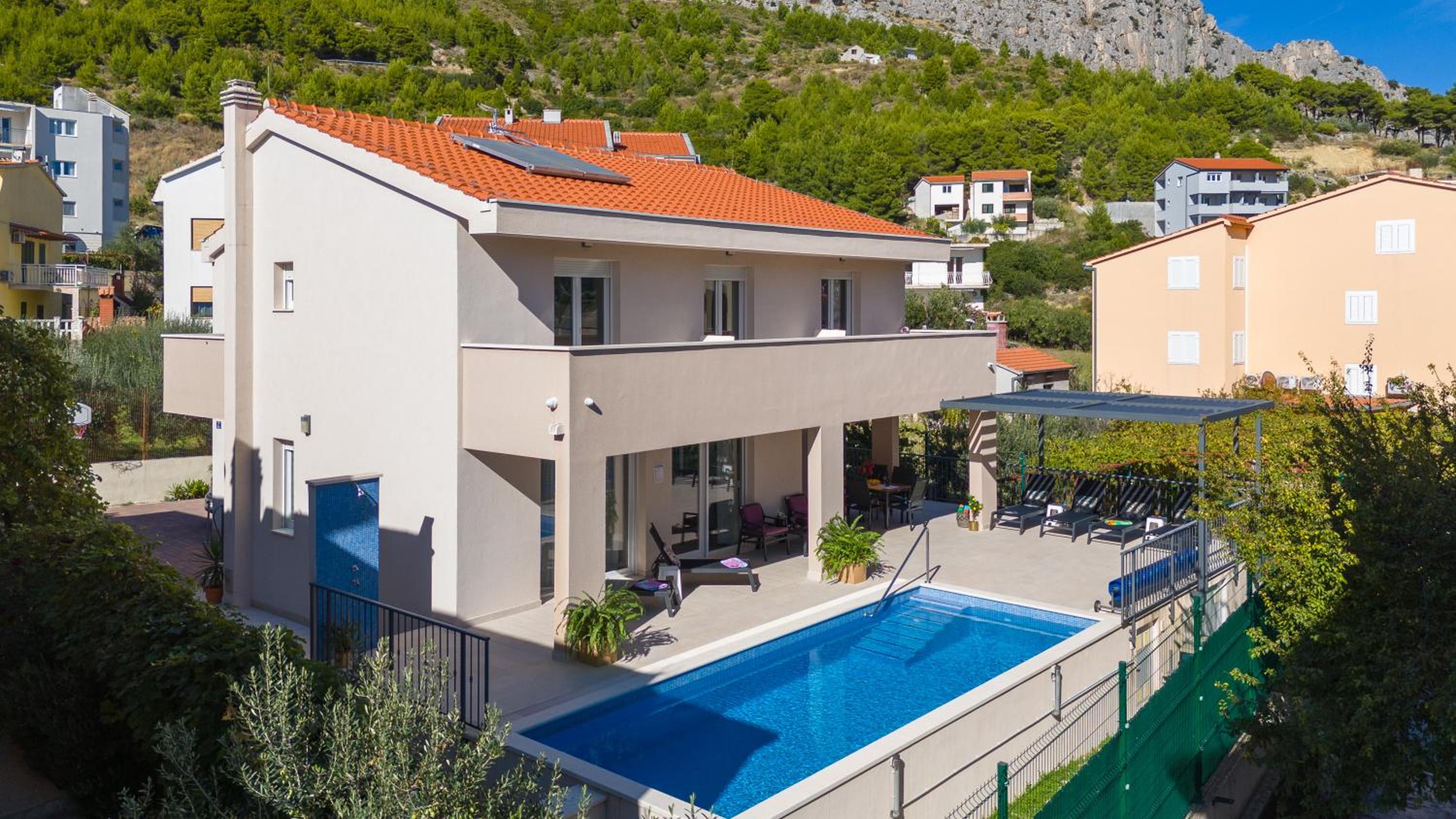 Villa Leonore in Omis with 4 en-suite bedrooms, Heated Pool, Fitness, PS5, completely fenced yard, sandy beach just 3min walk view 5