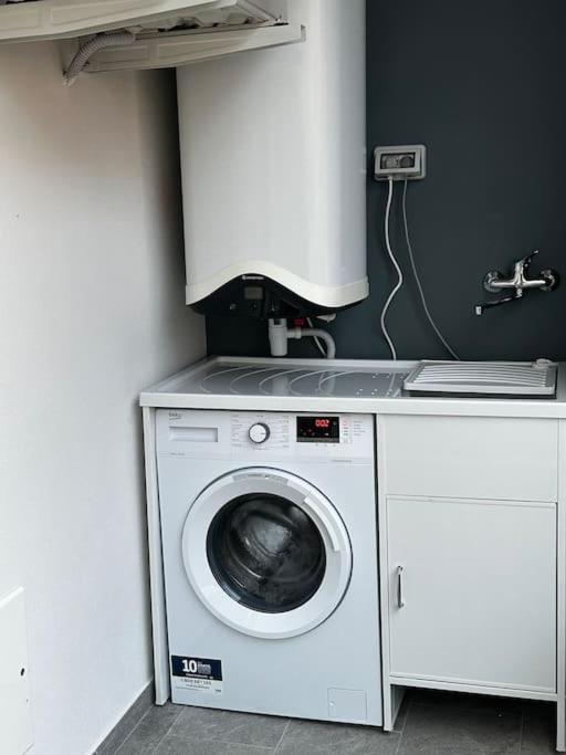 Blue Orchid Apartment, IUN S8460