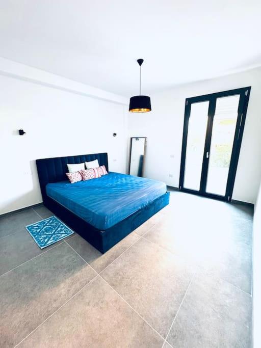 Blue Orchid Apartment, IUN S8460