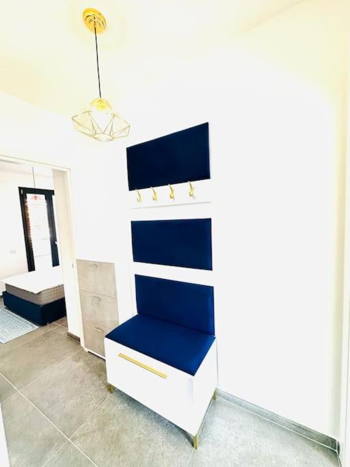 Blue Orchid Apartment, IUN S8460