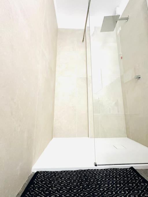 Blue Orchid Apartment, IUN S8460