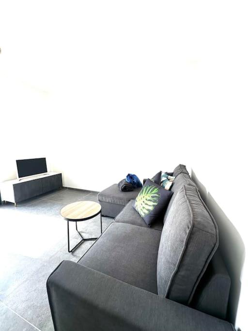 Blue Orchid Apartment, IUN S8460