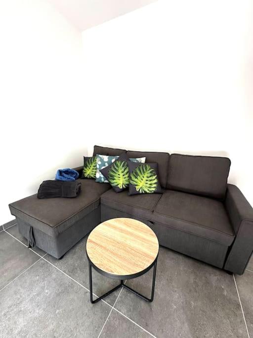 Blue Orchid Apartment, IUN S8460