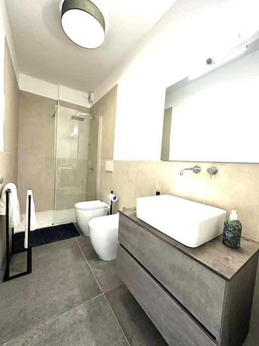 Blue Orchid Apartment, IUN S8460