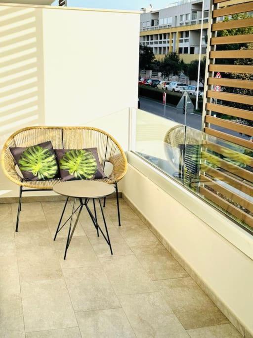 Blue Orchid Apartment, IUN S8460