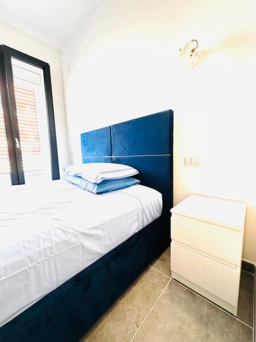 Blue Orchid Apartment, IUN S8460