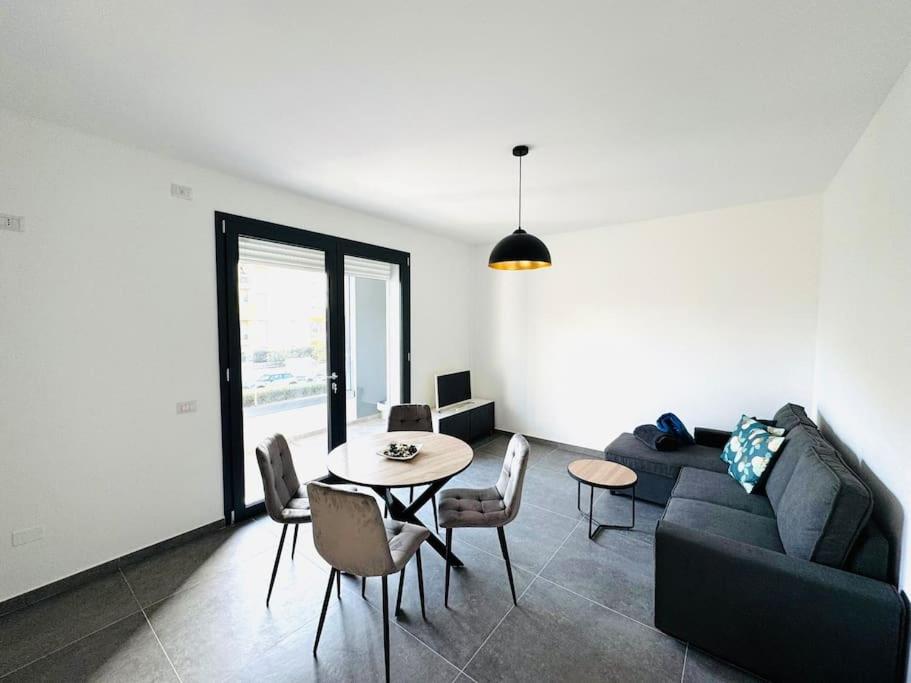 Blue Orchid Apartment, IUN S8460