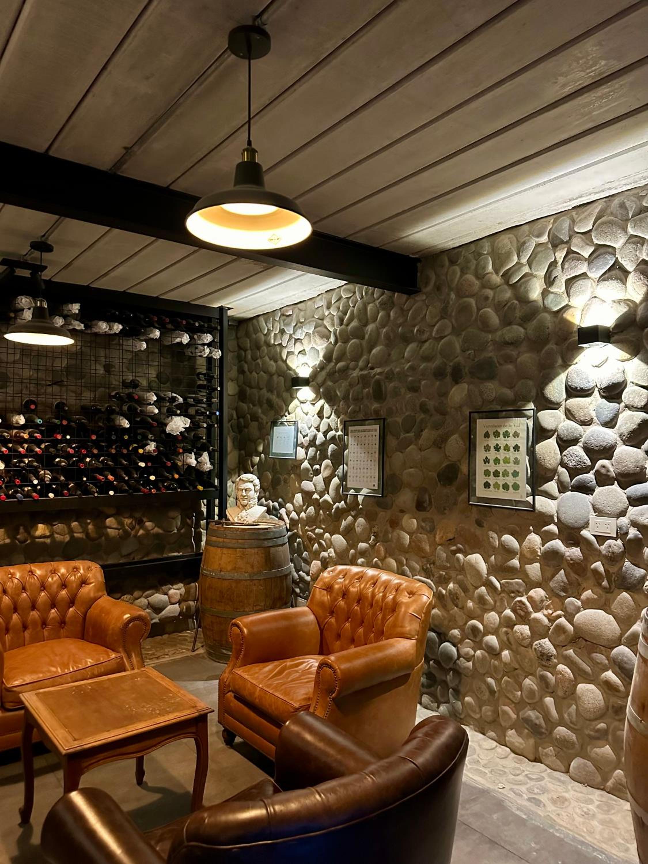 Exclusiva casa con cava privada, piscina y ascensor