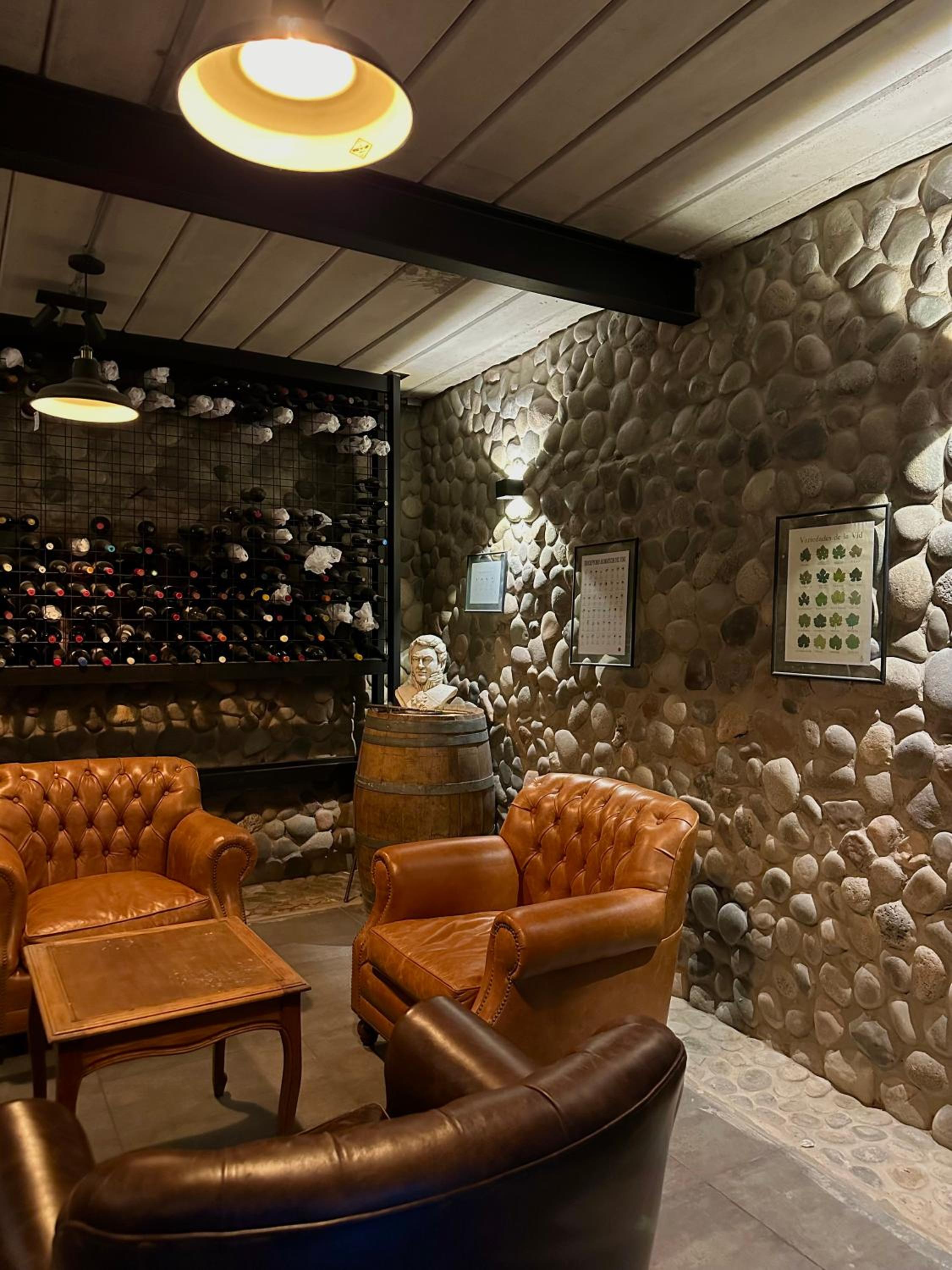 Exclusiva casa con cava privada, piscina y ascensor