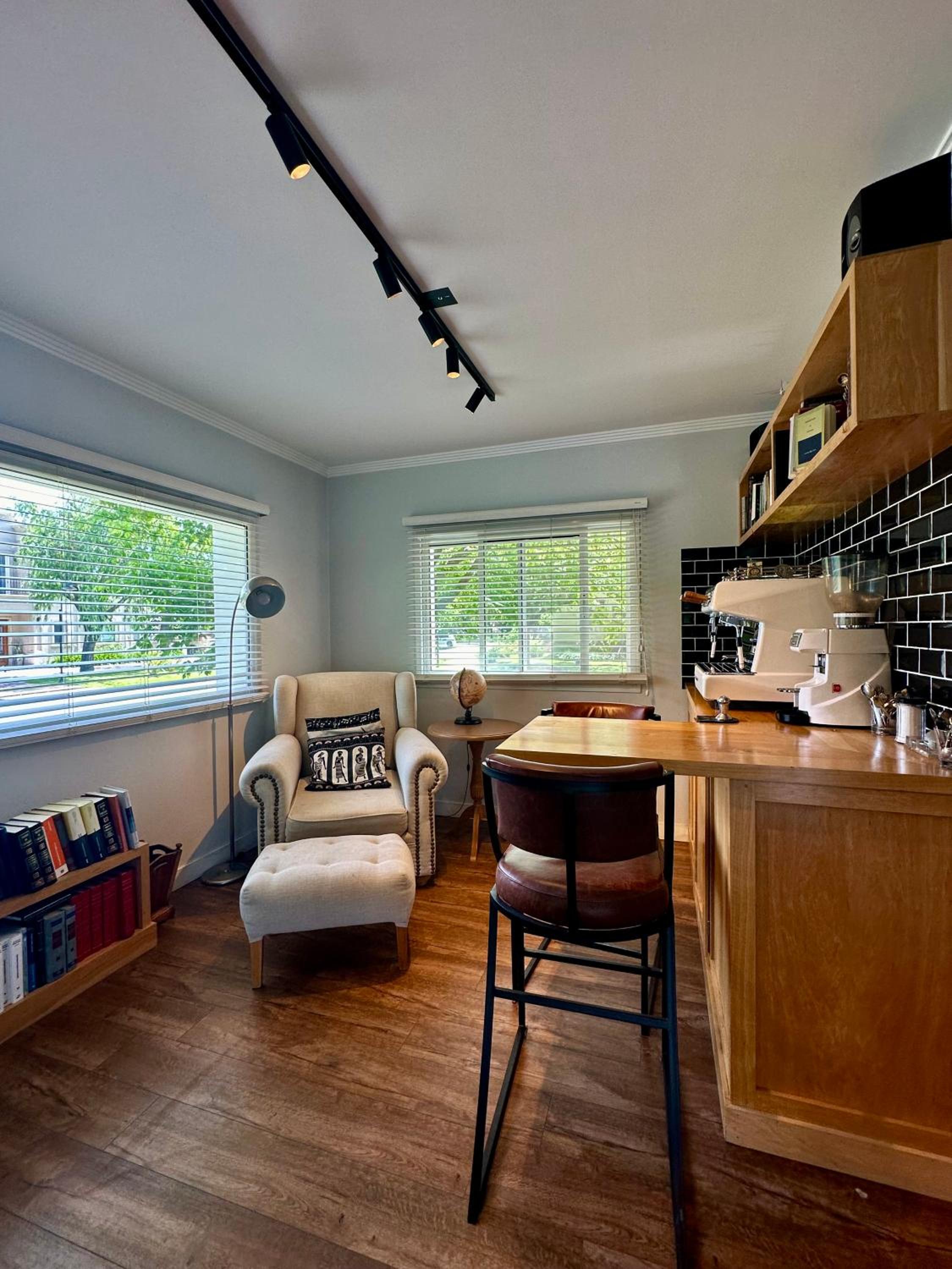 Exclusiva casa con cava privada, piscina y ascensor