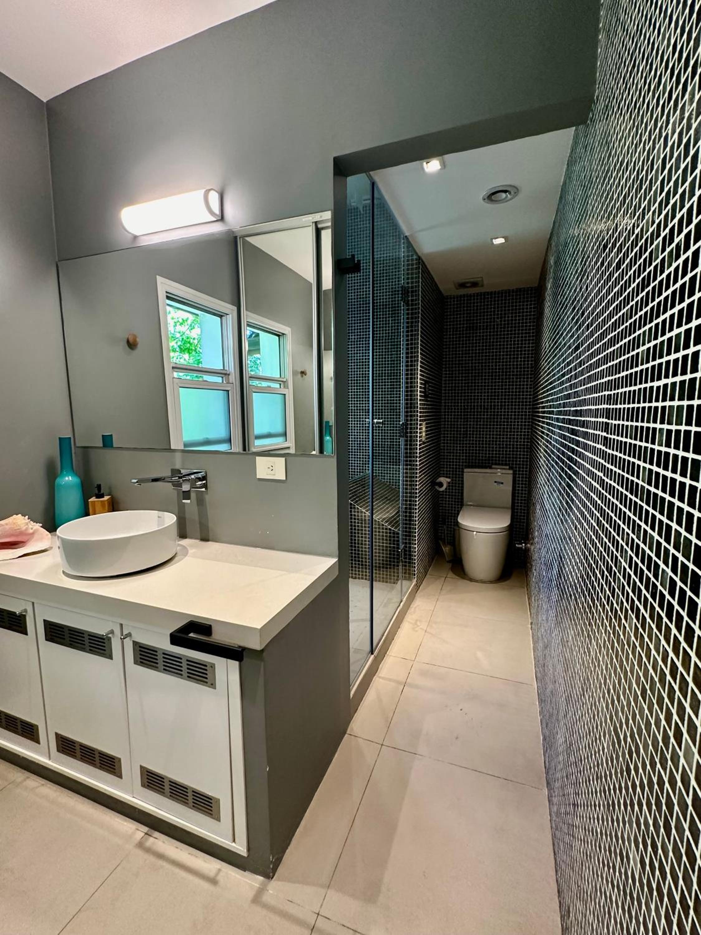Exclusiva casa con cava privada, piscina y ascensor