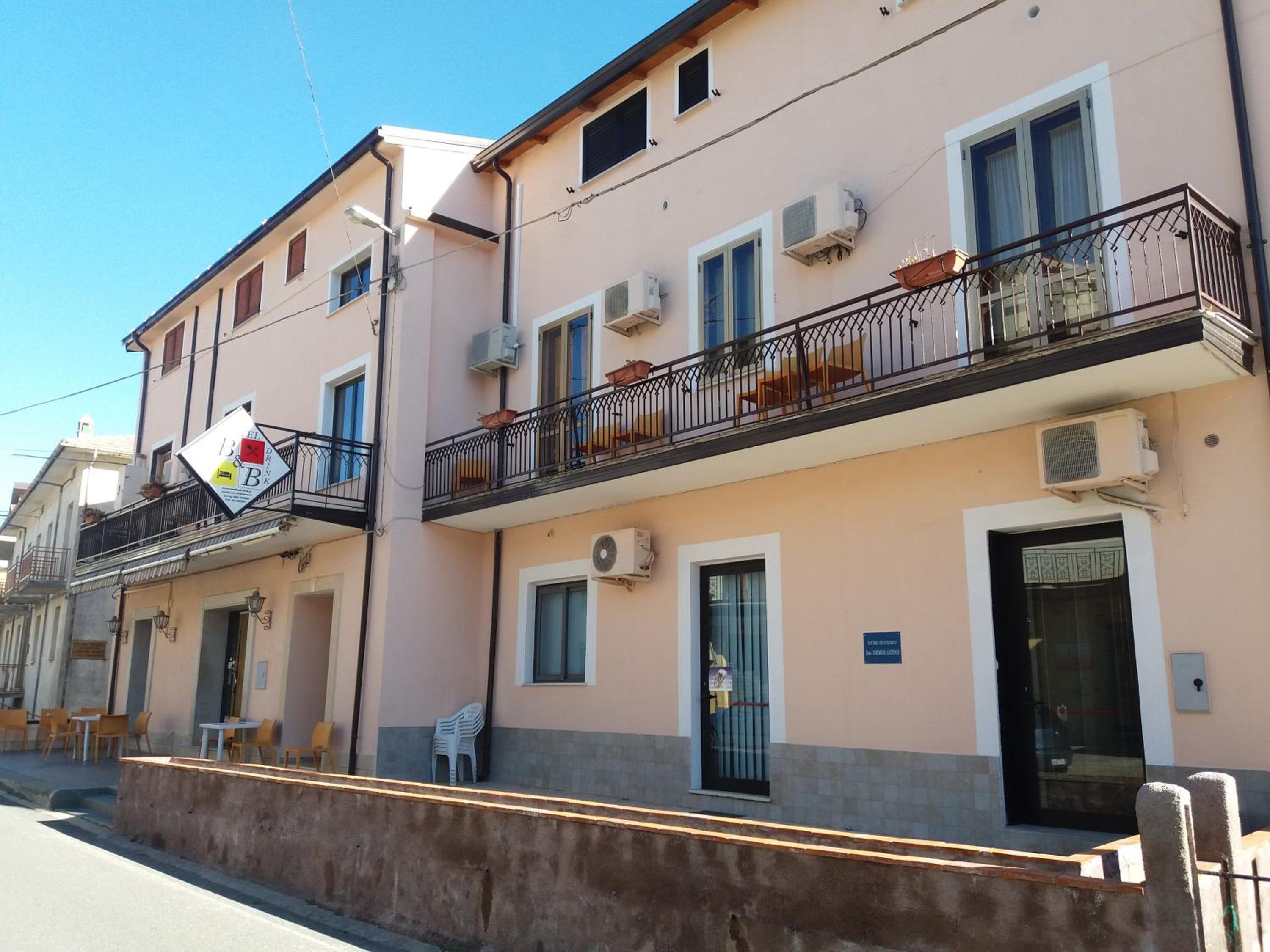 Hotel Food & Drink - Image 1