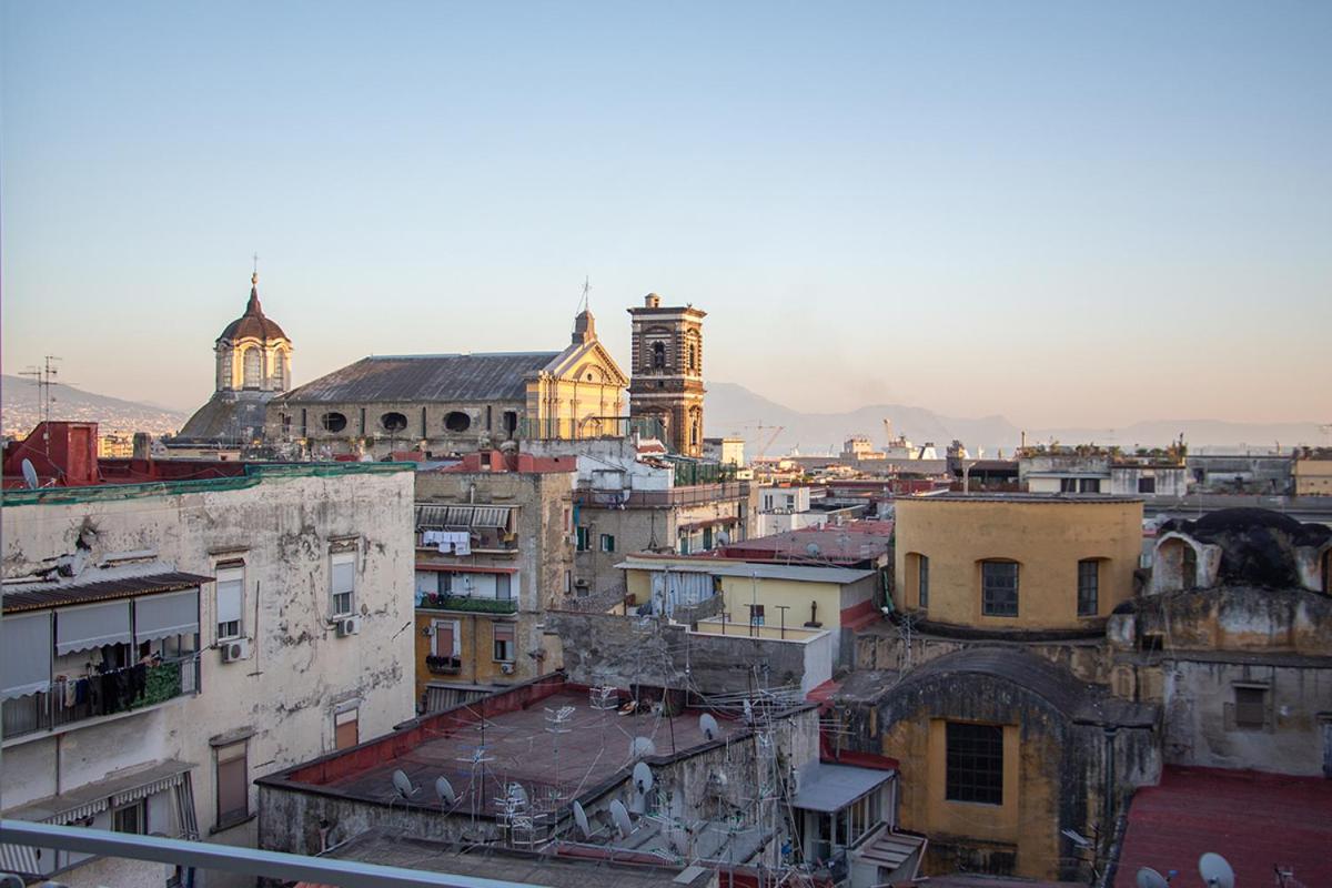 WANDERLUST SPACCANAPOLI Points Of View
