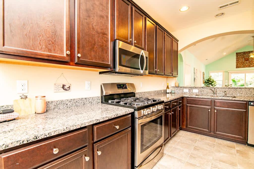 Aloha Breeze Pet Friendly House Near Beach view 5