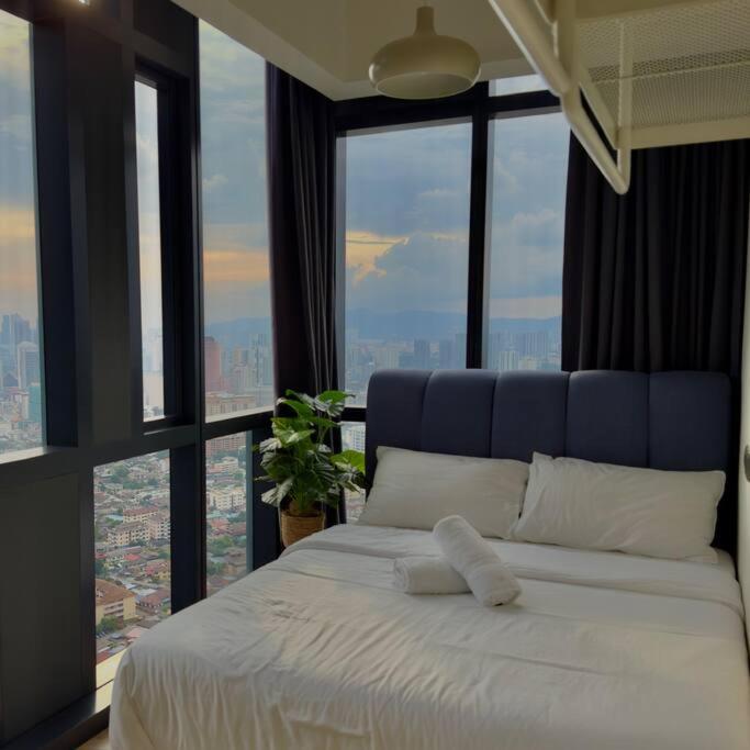 Star Residences 2R1B KLCC 1 min walk view 4 pax