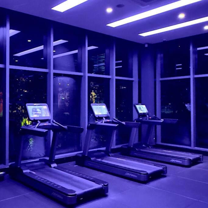 Star Residences 2R1B KLCC 1 min walk view 4 pax