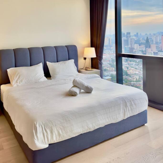 Star Residences 2R1B KLCC 1 min walk view 4 pax