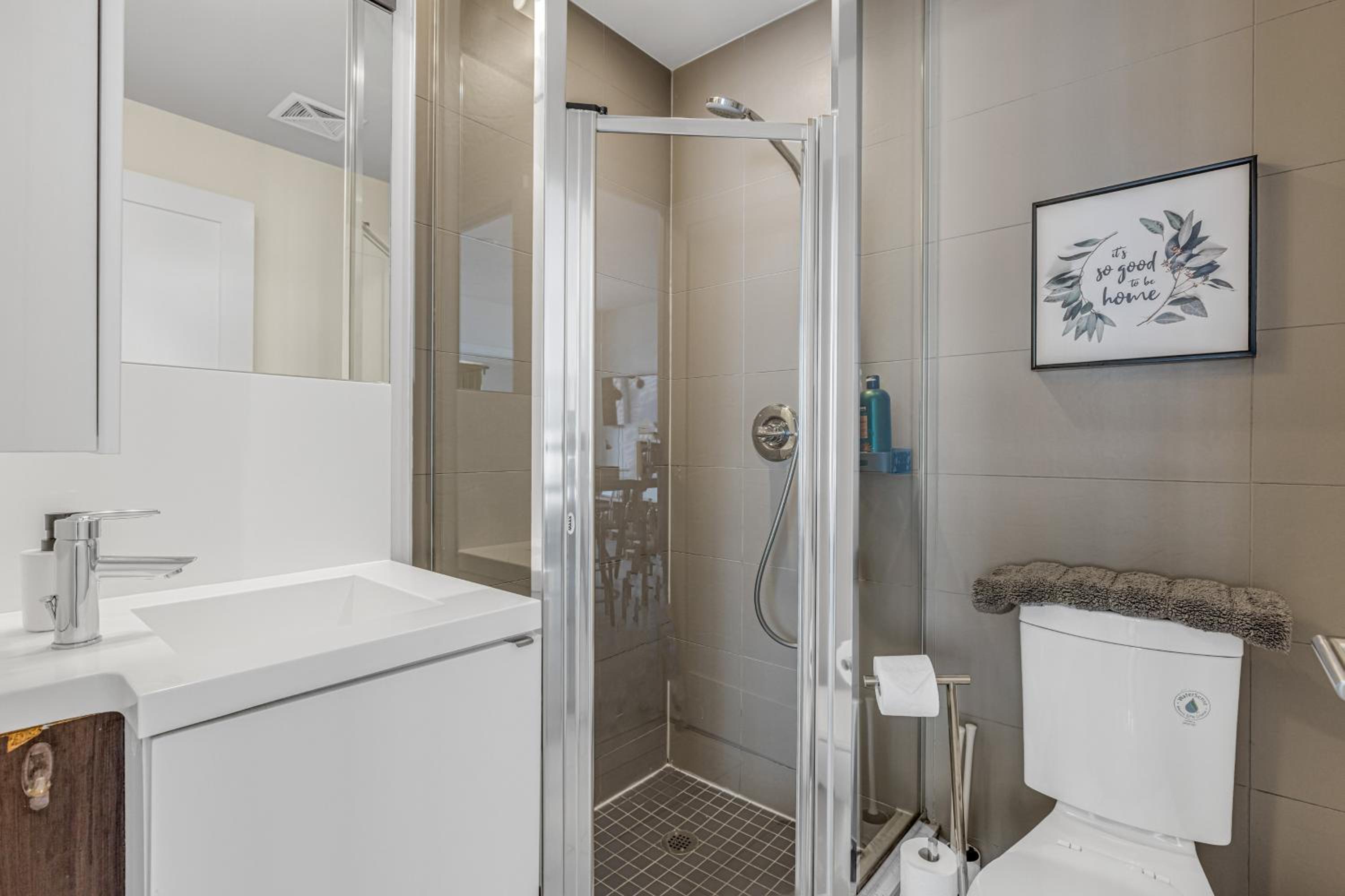 3 Bedroom beside CN Tower with parking Downtown Toronto