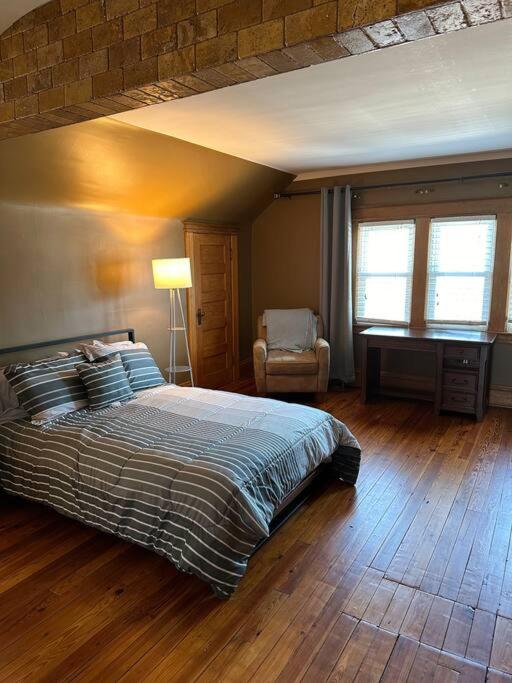 Beautiful Stay in Rochester view 5