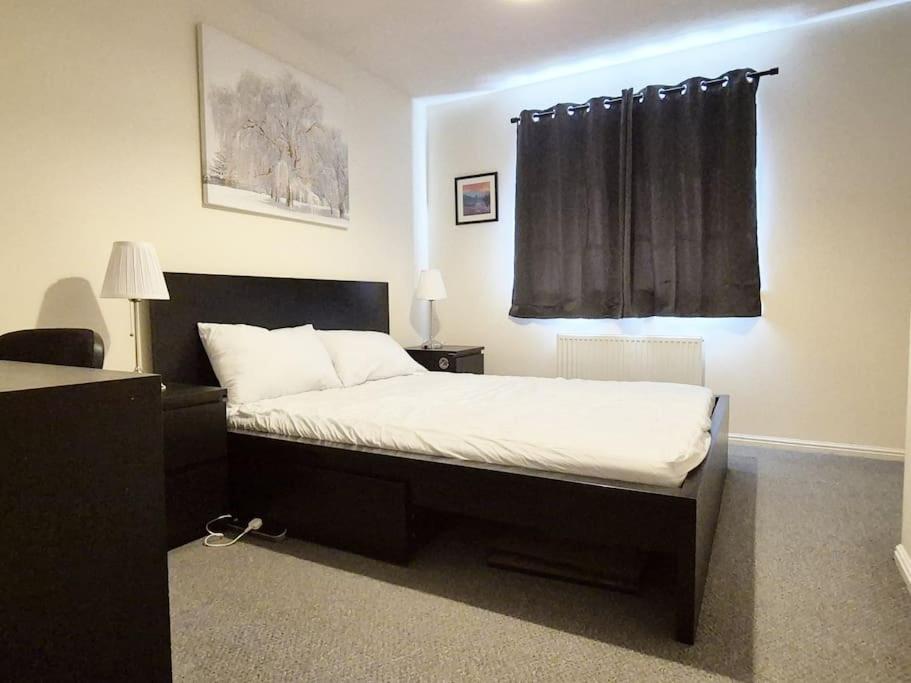 Park on the Doorstep, 2-Bed Modern House in Stoke Gifford, NR Parkway Station and UWE view 5