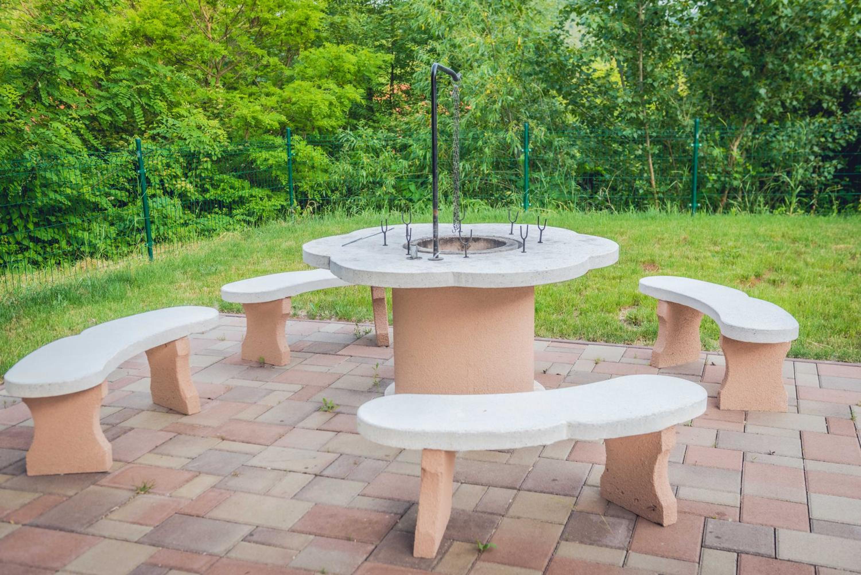 Relax Wellness Apartman Komlóska view 2