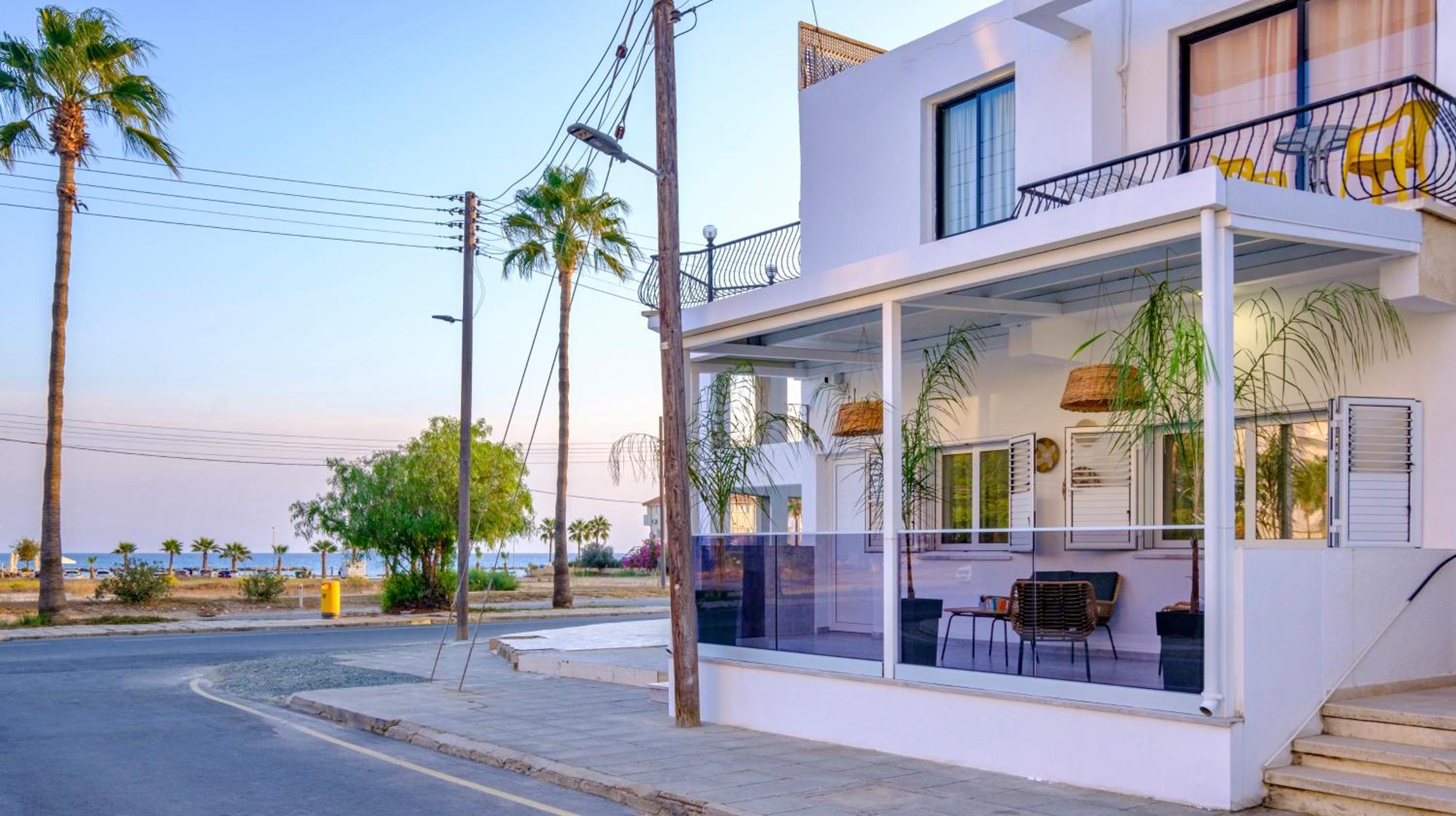 FatCow Beach Apartment