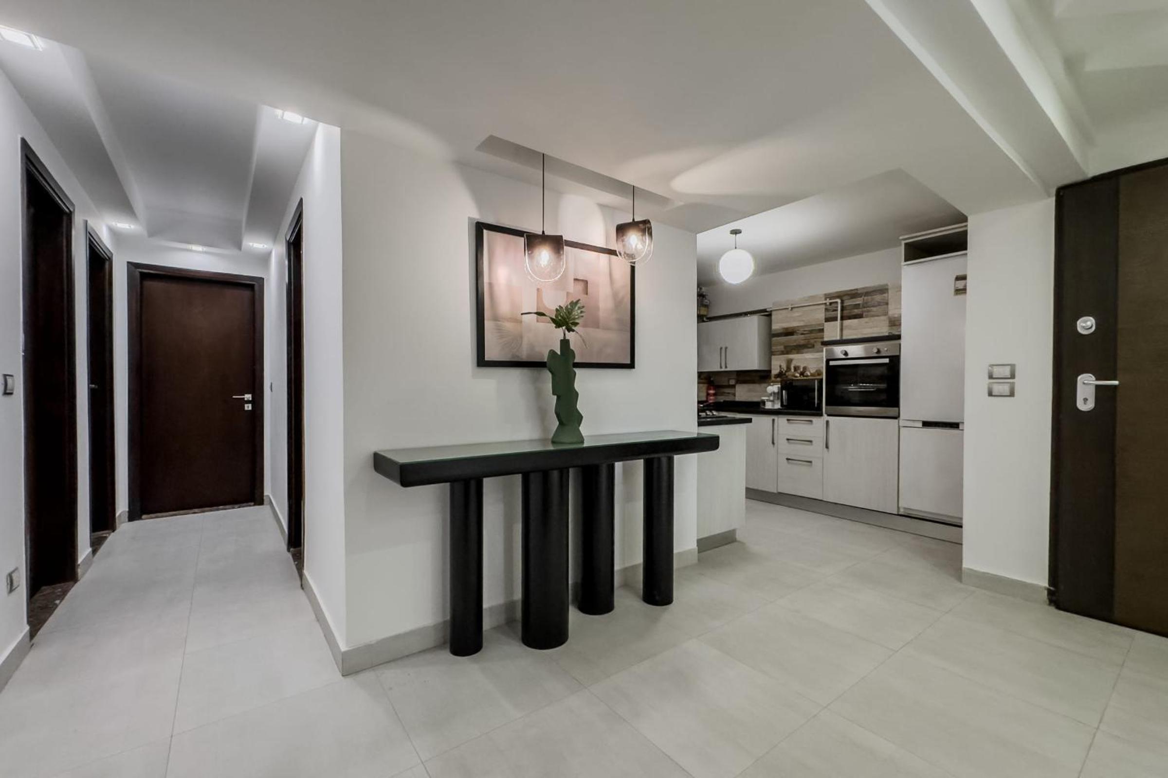 The 3BDR Avant-garde Residence 5 min to Airport