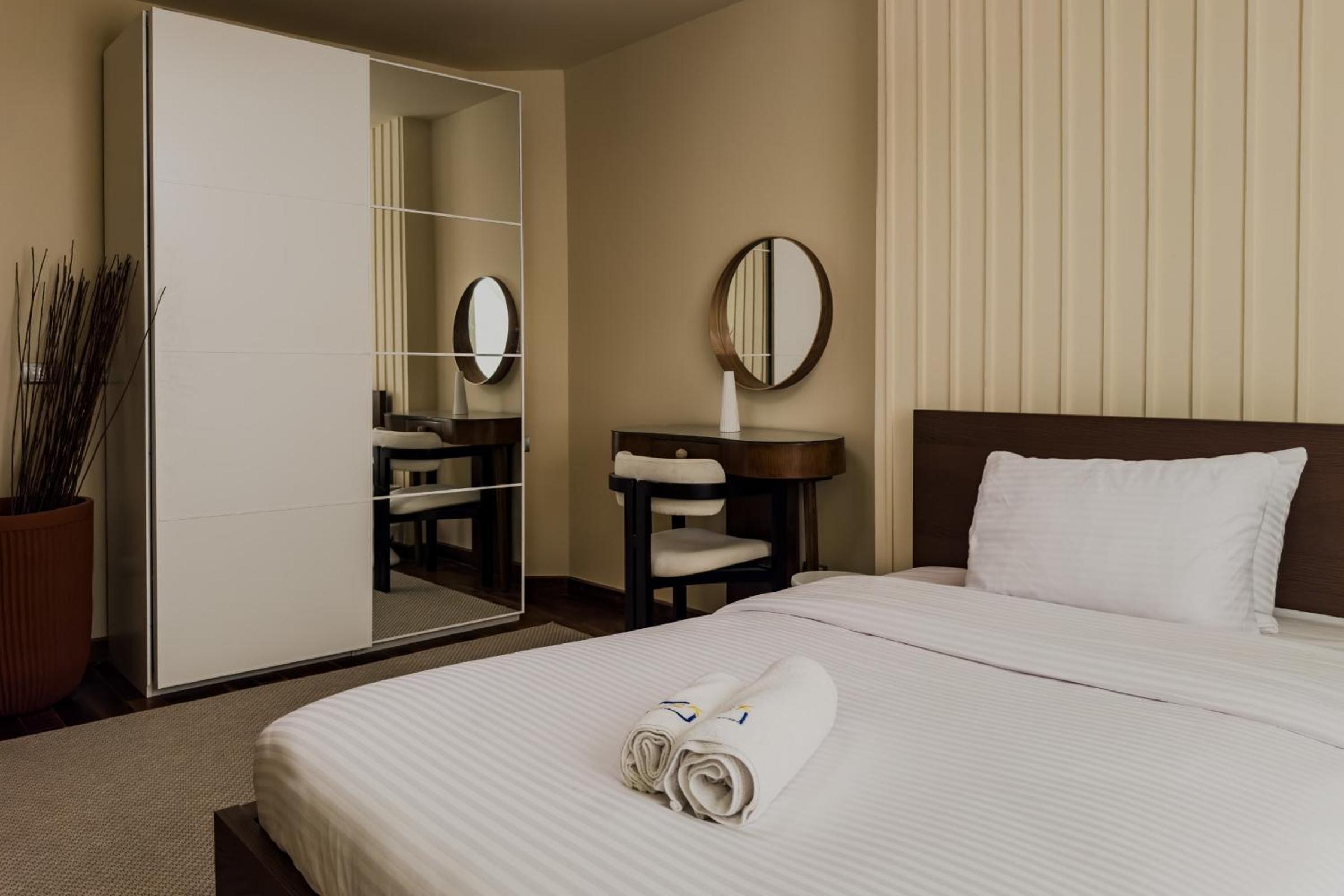 The 3BDR Avant-garde Residence 5 min to Airport